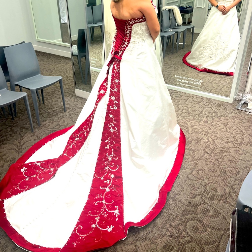**** Bridal Gown**** NWT Ivory Red Satin Strapless Corset Wedding Dress …